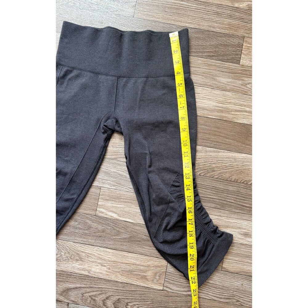 Lululemon Ebb To Street Capri Leggings Size 4 Dark Grey Ruched Seamless - Picture 6 of 7